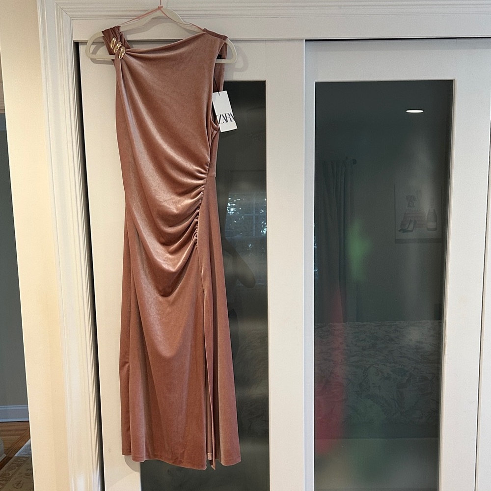 Zara Elegant Mauve Velvet Evening Dress